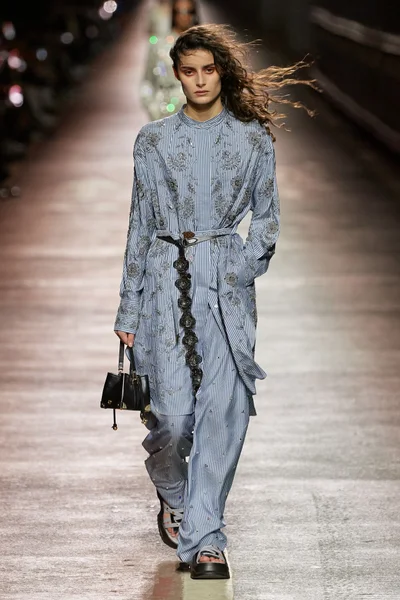 Look 44